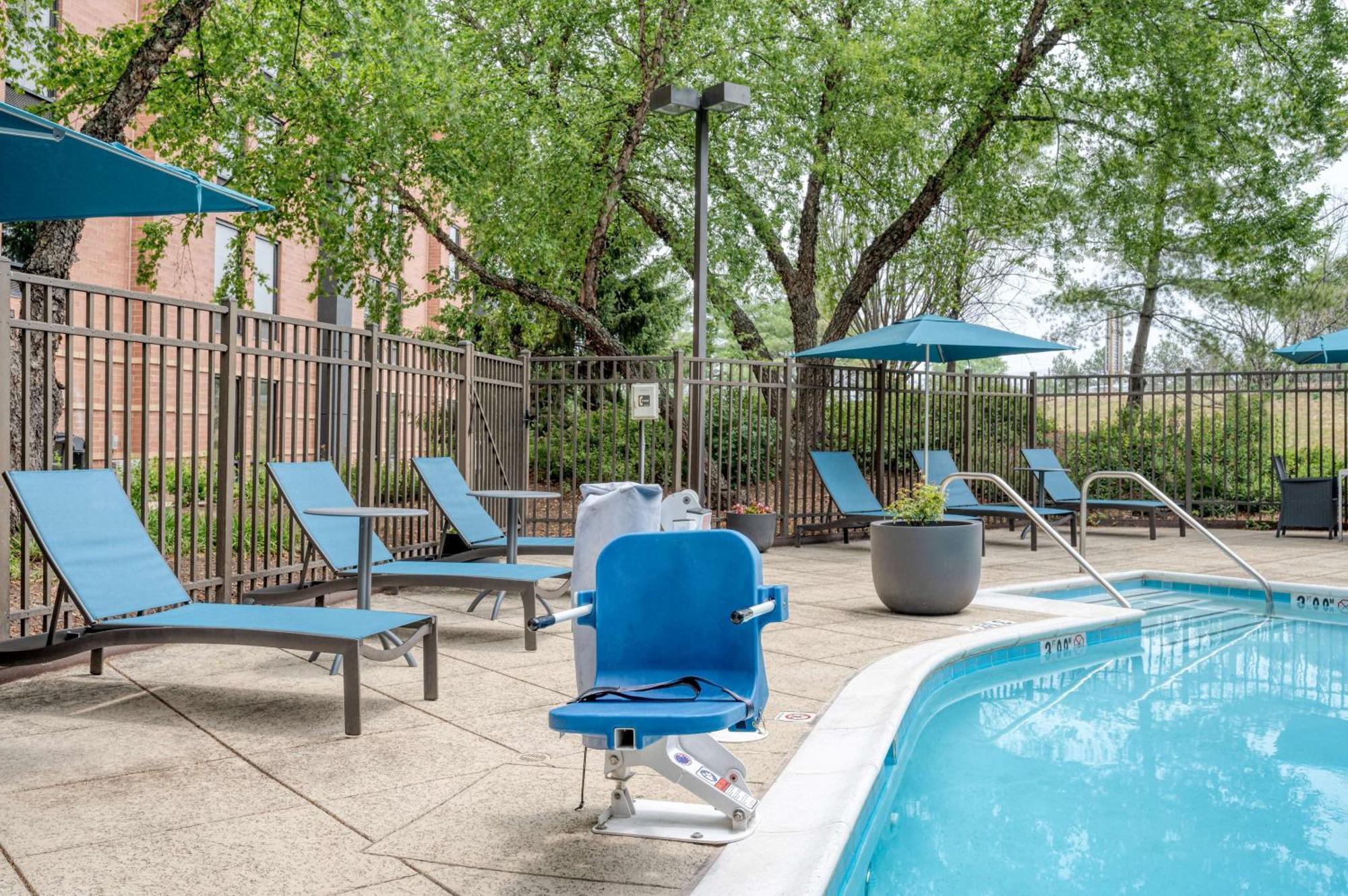 Hampton Inn Baltimore/White Marsh Exterior photo